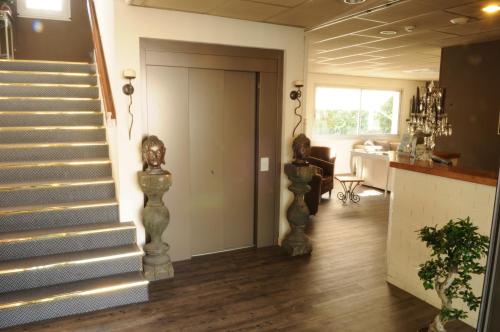 Empfangshalle, Hotel du Moulin in Niort Empfangshalle, Hotel du Moulin in Niort