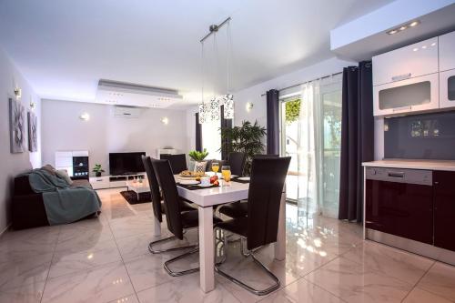 Erkély/terasz, Villa Golden Garden with 50sqm private pool in Gata Erkély/terasz, Villa Golden Garden with 50sqm private pool in Gata