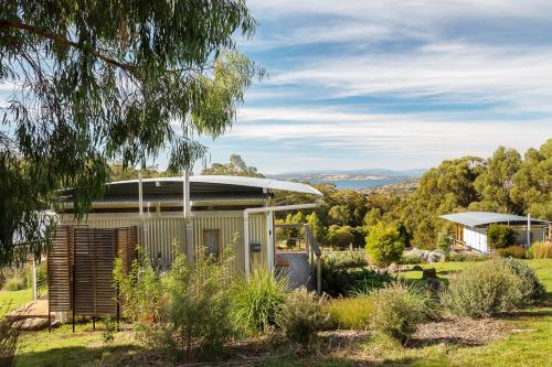 Taman, Hobart Hideaway Pods in Kingston Taman, Hobart Hideaway Pods in Kingston