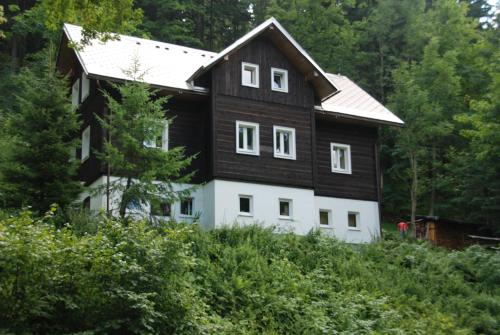 Зовнішній вигляд готелю, Na Cernem potoce in Рокитнице-над-Їзерою Зовнішній вигляд готелю, Na Cernem potoce in Рокитнице-над-Їзерою