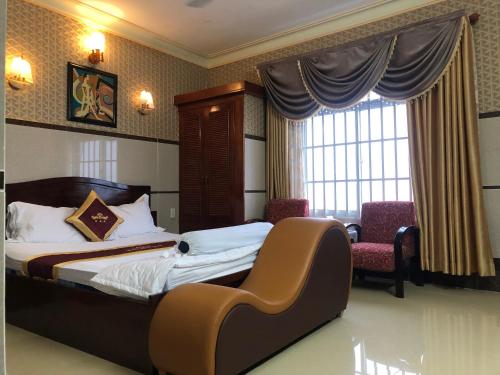 Hoang Quan Hotel in Tan Phu Hoang Quan Hotel in Tan Phu