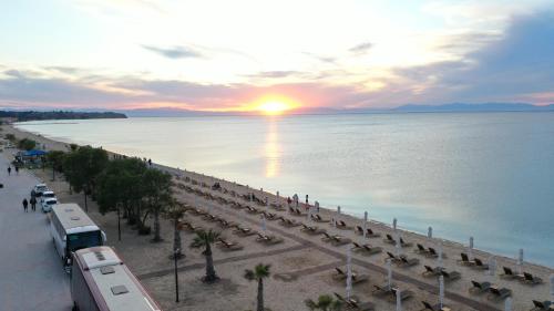 Beach, Wellness Santa Hotel - adults plus12 in Thessaloniki Beach, Wellness Santa Hotel - adults plus12 in Thessaloniki