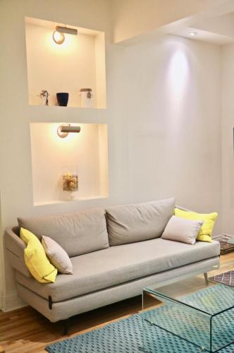 This photo about Cottage Au Pied Du Mont Royal shared on HyHotel.com