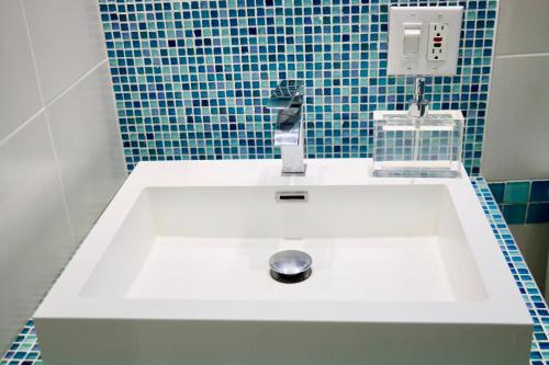 This photo about Cottage Au Pied Du Mont Royal shared on HyHotel.com