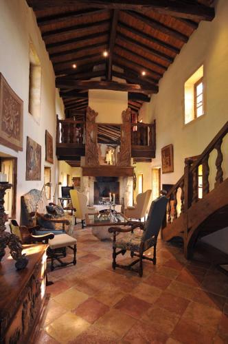 Зручності, Chateau de Bagnols in Баньольс Зручності, Chateau de Bagnols in Баньольс