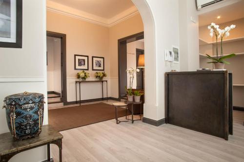 Lobby, Nazionale 51 Group in Monti Lobby, Nazionale 51 Group in Monti