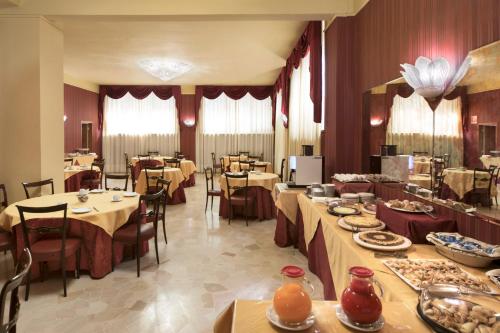 Restaurant, Hotel De Paris in Terni Restaurant, Hotel De Paris in Terni
