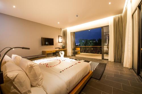 The Gallery Hotel Naiharn in Nai Harn Beach The Gallery Hotel Naiharn in Nai Harn Beach