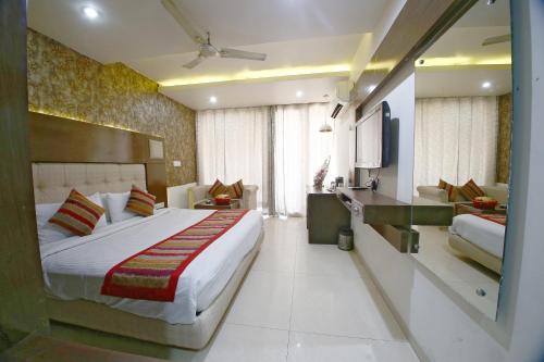 Diamond Plaza Hotel in Chandigarh Diamond Plaza Hotel in Chandigarh