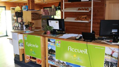 Előcsarnok, Glamping Villatent at Le Lac Bleu in Chatillon-En-Diois Előcsarnok, Glamping Villatent at Le Lac Bleu in Chatillon-En-Diois