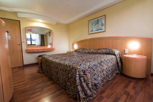 Hotel Atlante near Museo dei Bambini Papalote Hotel Atlante near Museo dei Bambini Papalote