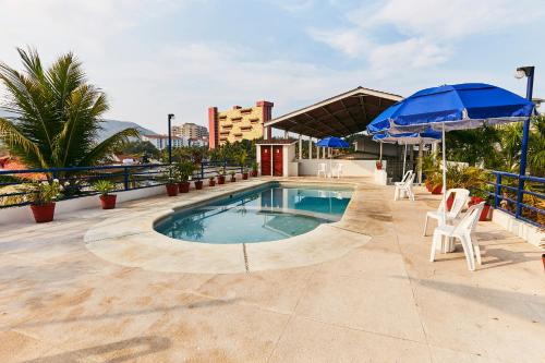 Piscina, Hotel Suites Ixtapa Plaza in Ixtapa Waterfront Piscina, Hotel Suites Ixtapa Plaza in Ixtapa Waterfront