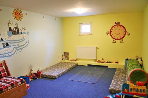 兒童俱樂部, 施內貝格公寓 (Schneeberg Apartmany) in 博日達爾 兒童俱樂部, 施內貝格公寓 (Schneeberg Apartmany) in 博日達爾