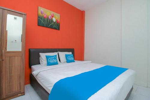 This photo about Airy Syariah Sleman Jembatan Merah 104 Yogyakarta shared on HyHotel.com