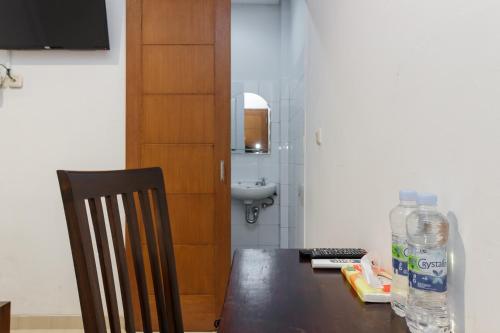 This photo about RedDoorz Plus near Sudirman Station 2 shared on HyHotel.com