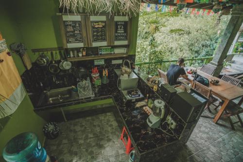 Kitchen, WW Backpackers in Ubud Kitchen, WW Backpackers in Ubud