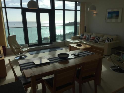 This photo about 43 Azure shared on HyHotel.com