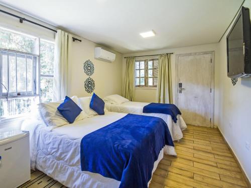 Villa Vintage Campos - Piscina e opcoes de suites com hidromassagem in Campos Do Jordao Villa Vintage Campos - Piscina e opcoes de suites com hidromassagem in Campos Do Jordao