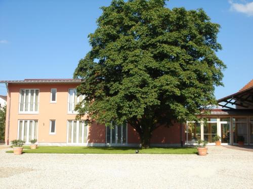 This photo about Landhotel zum Plabstnhof Garni shared on HyHotel.com