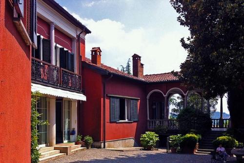 Entrance, Villa Magnolia Lago Maggiore in Besozzo Entrance, Villa Magnolia Lago Maggiore in Besozzo