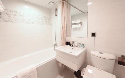 Bathroom, Grand Earl Hotel in Yunlin Bathroom, Grand Earl Hotel in Yunlin