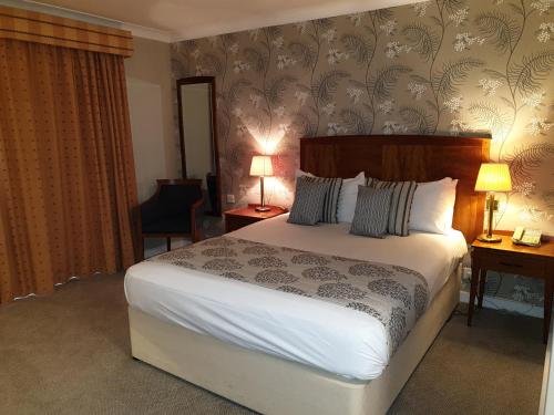 Red Lion Hotel in Бесінгстоук Red Lion Hotel in Бесінгстоук