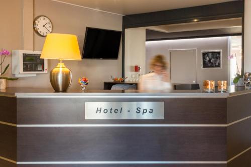 Lobby, The Originals Boutique, Hôtel Spa, Honfleur Sud in Beuzeville Lobby, The Originals Boutique, Hôtel Spa, Honfleur Sud in Beuzeville