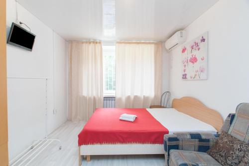 This photo about Studio near metro Yashlek shared on HyHotel.com