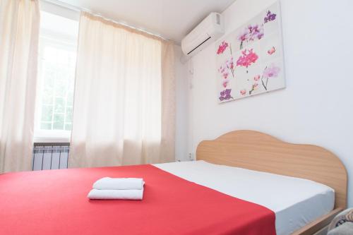 This photo about Studio near metro Yashlek shared on HyHotel.com