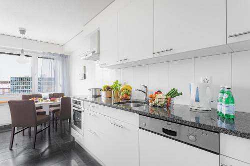 Kitchen, Swiss Star Zurich Oerlikon near Theater 11 Kitchen, Swiss Star Zurich Oerlikon near Theater 11