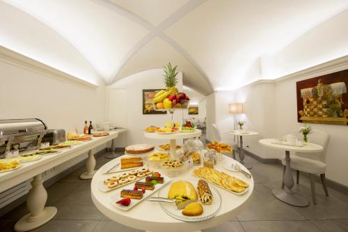 Food and beverages, Hotel Touring in Santo Stefano Food and beverages, Hotel Touring in Santo Stefano