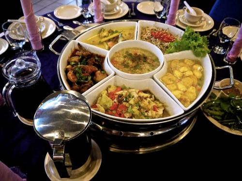 Food and beverages, Eagle Bay Hotel near Kompleks Lada Office Food and beverages, Eagle Bay Hotel near Kompleks Lada Office