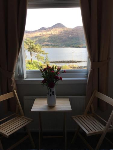 Pogled, Lochalsh View, Kyle, 1 Mile to Skye in Kyle of Lochalsh Pogled, Lochalsh View, Kyle, 1 Mile to Skye in Kyle of Lochalsh