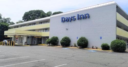 Ulaz, Days Inn by Wyndham Alexandria South in Alexandria (VA) Ulaz, Days Inn by Wyndham Alexandria South in Alexandria (VA)