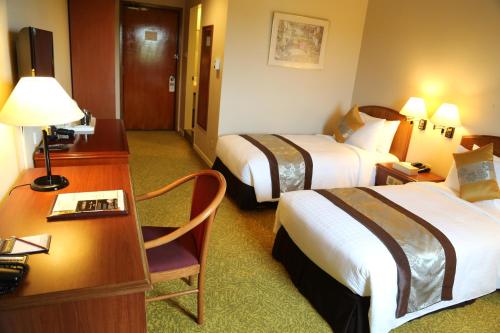 Guestroom, Summit Parkview Hotel near Shwedagon Pagoda Guestroom, Summit Parkview Hotel near Shwedagon Pagoda