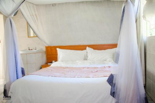 This photo about Aninas Executive Lodge shared on HyHotel.com