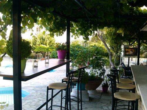 ผับ/เลาจน์, Evelin hotel in เนีย โพลี ผับ/เลาจน์, Evelin hotel in เนีย โพลี