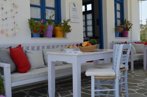 Food and beverages, Avra Pension in Ios Chora Food and beverages, Avra Pension in Ios Chora
