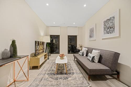 New 2 beds Apt mins walking to Darling Harbour,QVB Sydney 