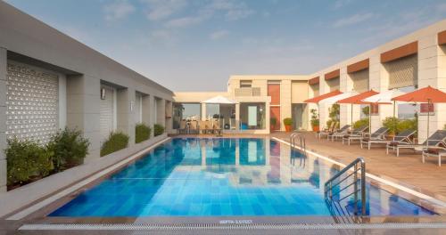 Swimming pool, Radisson Hotel Agra in Agra Swimming pool, Radisson Hotel Agra in Agra
