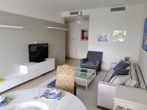 Bilik Tetamu , luxueux pied-à-terre avec jardin et garage privés (luxueux pied-a-terre avec jardin et garage prives) in Sidi Daoud Bilik Tetamu , luxueux pied-à-terre avec jardin et garage privés (luxueux pied-a-terre avec jardin et garage prives) in Sidi Daoud