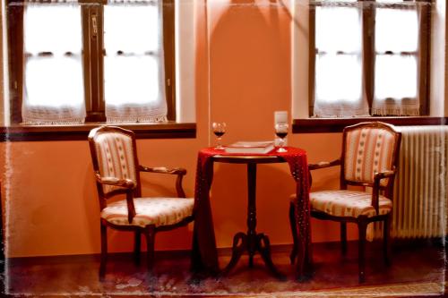 Létesítmények, Stavraetos in Sirako Létesítmények, Stavraetos in Sirako