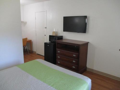 在meiguo.com看到的Motel 6 Meridian, MS的介绍图片