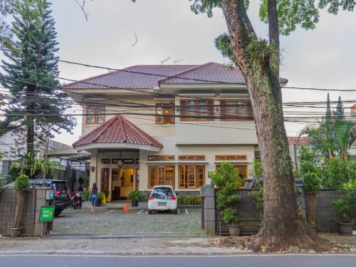 Exterior view, RedDoorz near Simpang Dago 2 in Sekeloa Exterior view, RedDoorz near Simpang Dago 2 in Sekeloa
