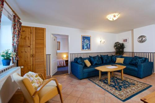 Hotel Alice Apartment House
