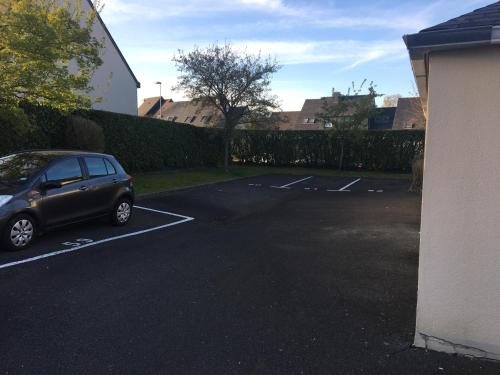 Chic Appartement avec Terrasse, Parking Privatif in Μπεττόν Chic Appartement avec Terrasse, Parking Privatif in Μπεττόν