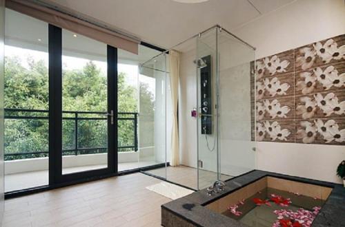 Shuian Lakeside Hotel in Nantou Shuian Lakeside Hotel in Nantou