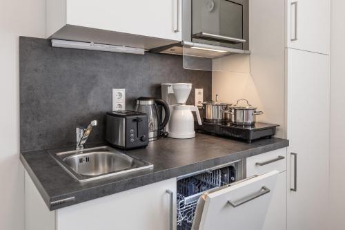 Kitchen, TRIO Apartment Hotel Berlin in Marzahn Kitchen, TRIO Apartment Hotel Berlin in Marzahn