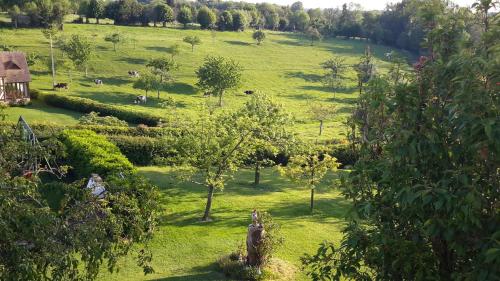 Le Petit Chateau in Saint-Martin-Saint-Firmin Le Petit Chateau in Saint-Martin-Saint-Firmin