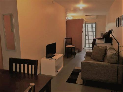 Hôtel Warm 1-Bedroom Annex, Woodbrook